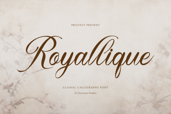 Royallique Font